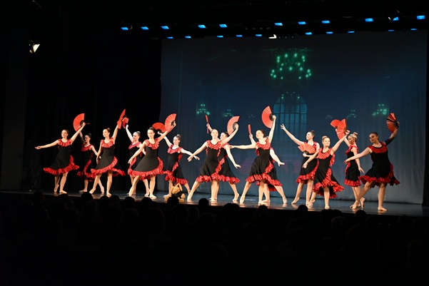 Schliessen von nussspanisch.JPG